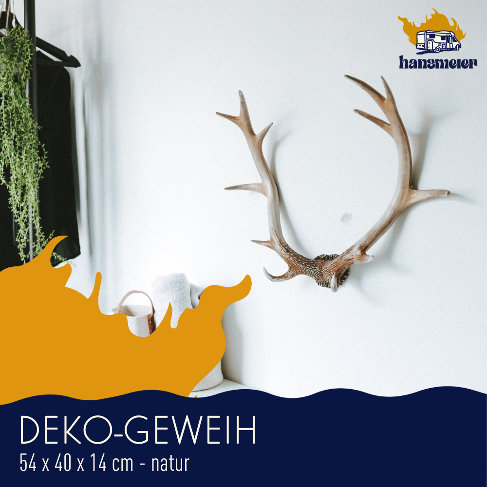 Deko-Geweih aus Kunststein an der Wand