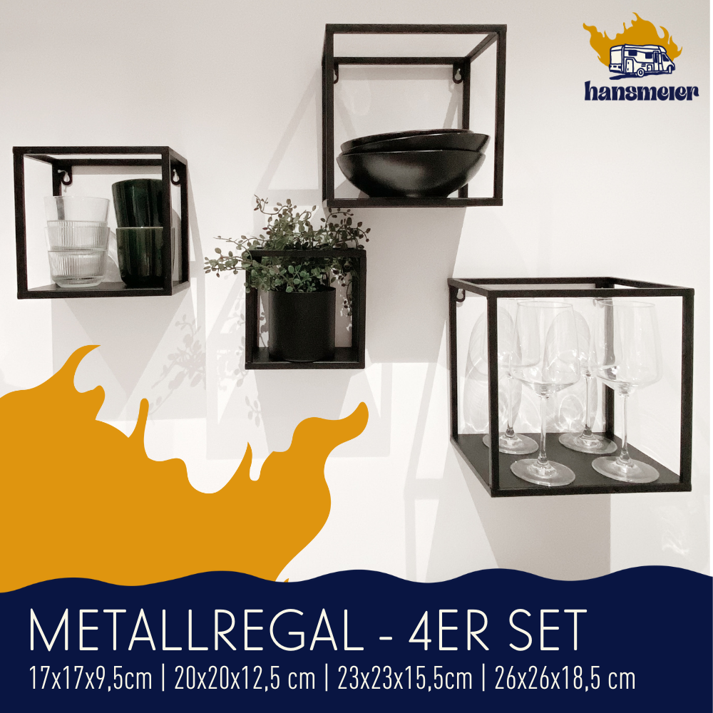 Wandregal-Würfel aus Metall an der Wand